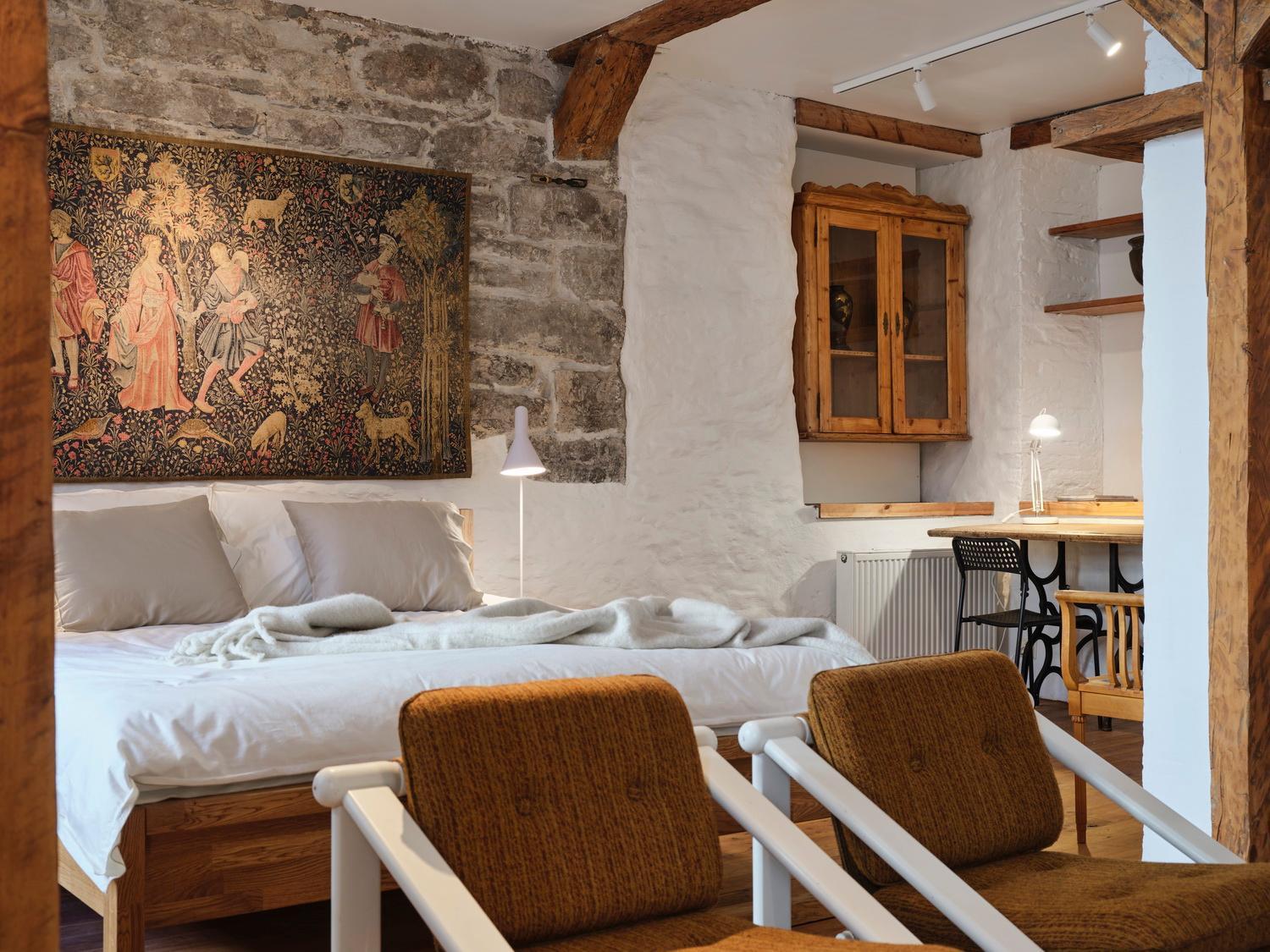 Historic With Private Garden In Old Town Tallinn